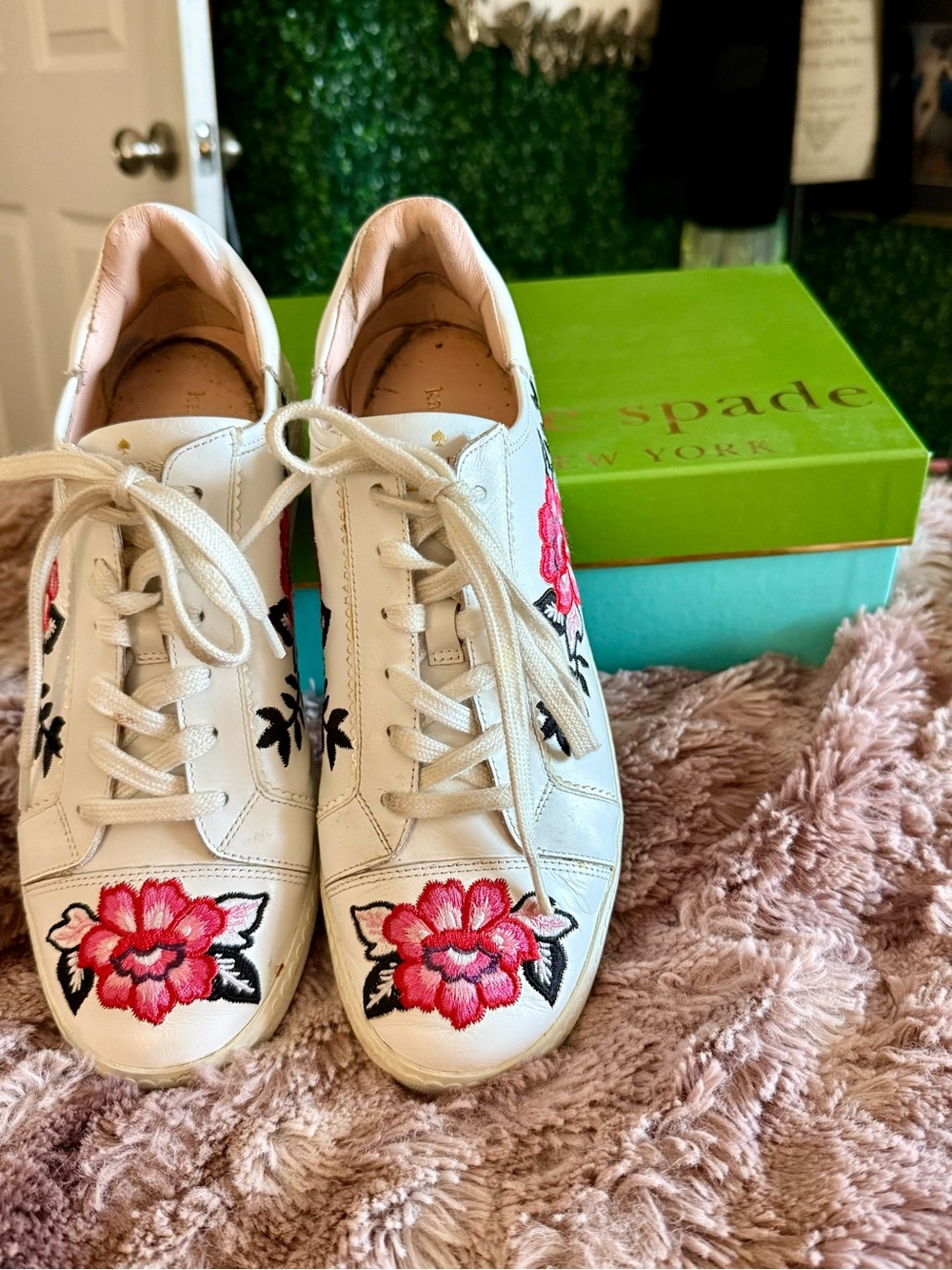 Kate Spade Everhart White Floral Embroidered Leather Sneakers